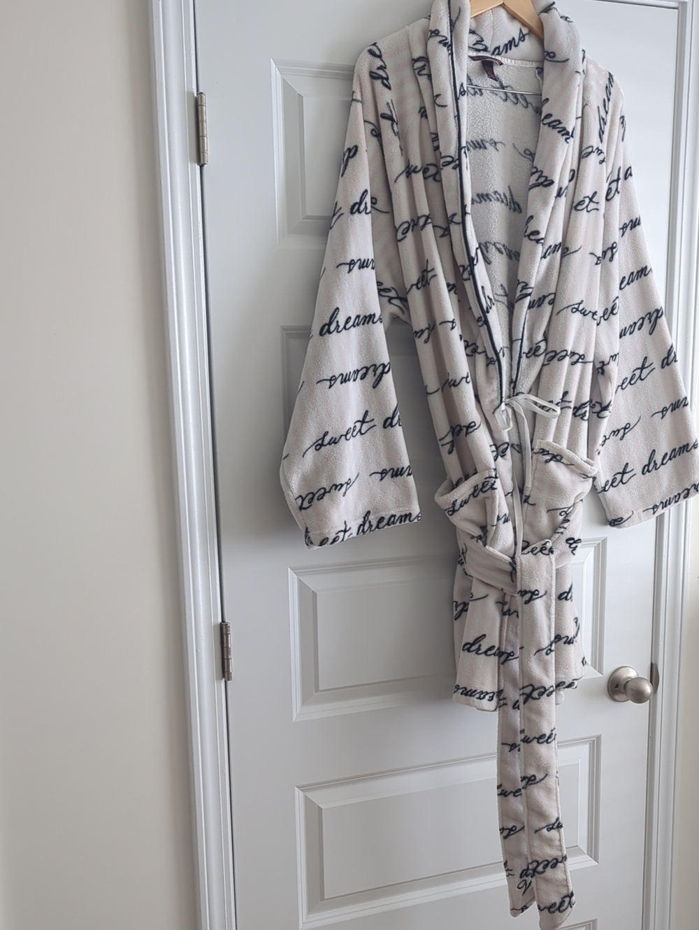 Victoria's Secret Cream & Pink Stripe Plush Robe with Black Script P2P 26 L39